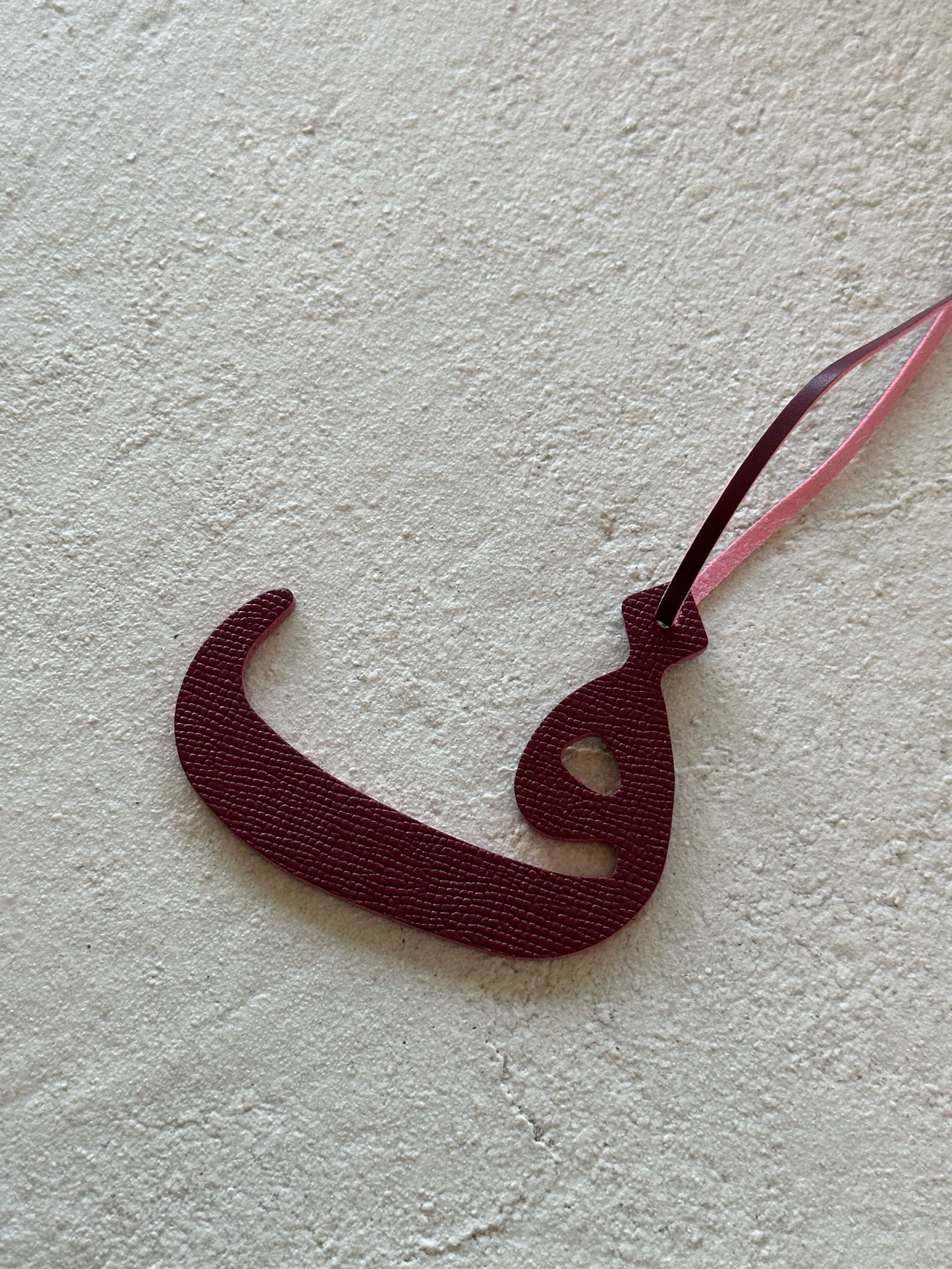 Letter ف Red
