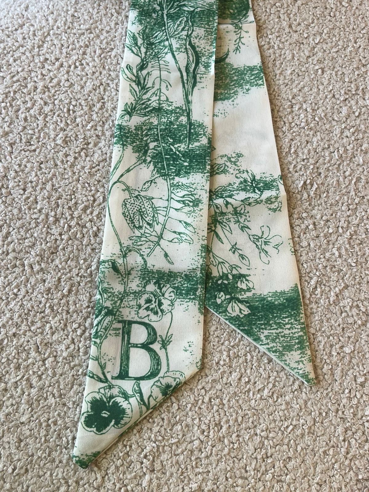 Scarf Letter B