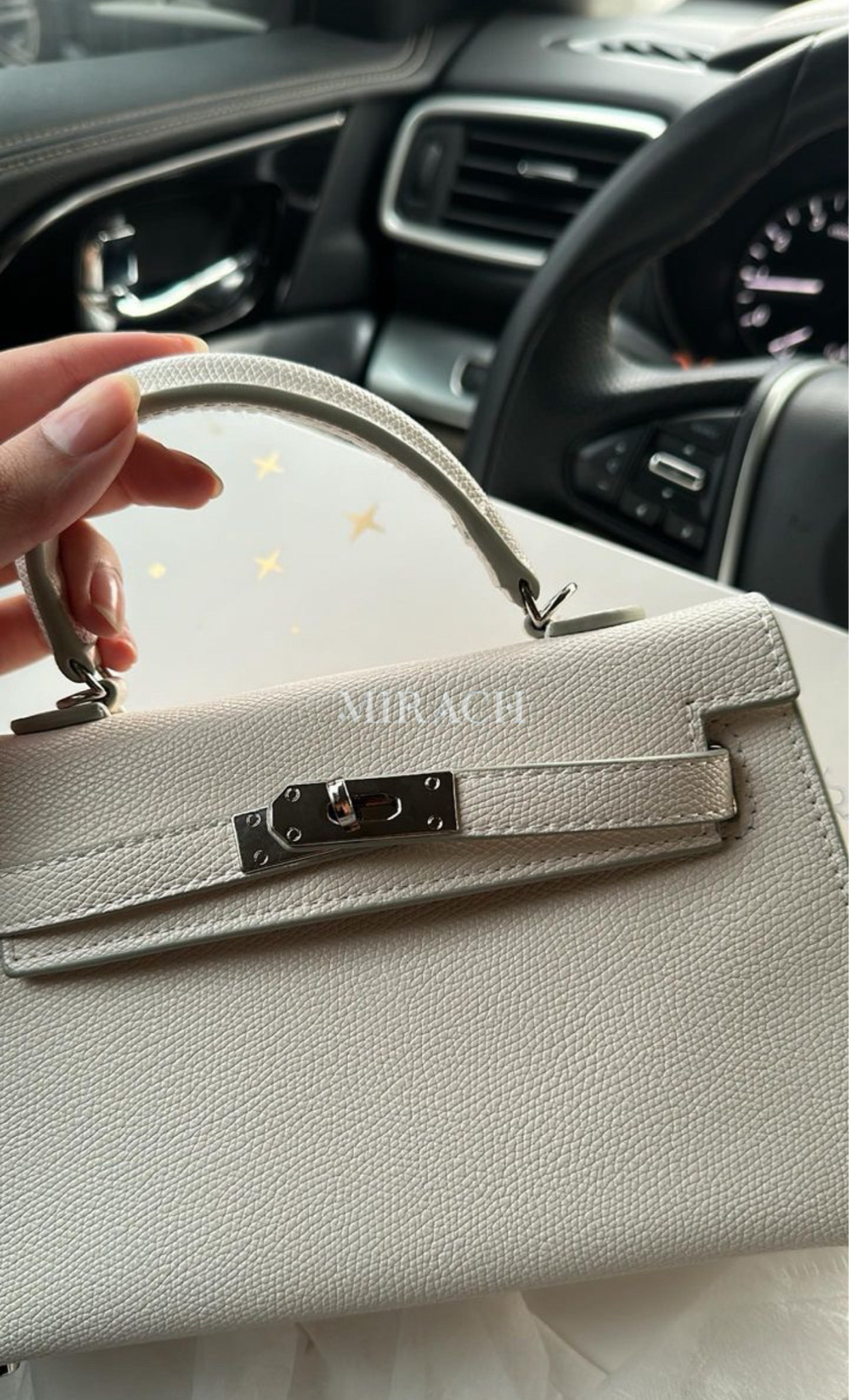 Kelly 22CM White