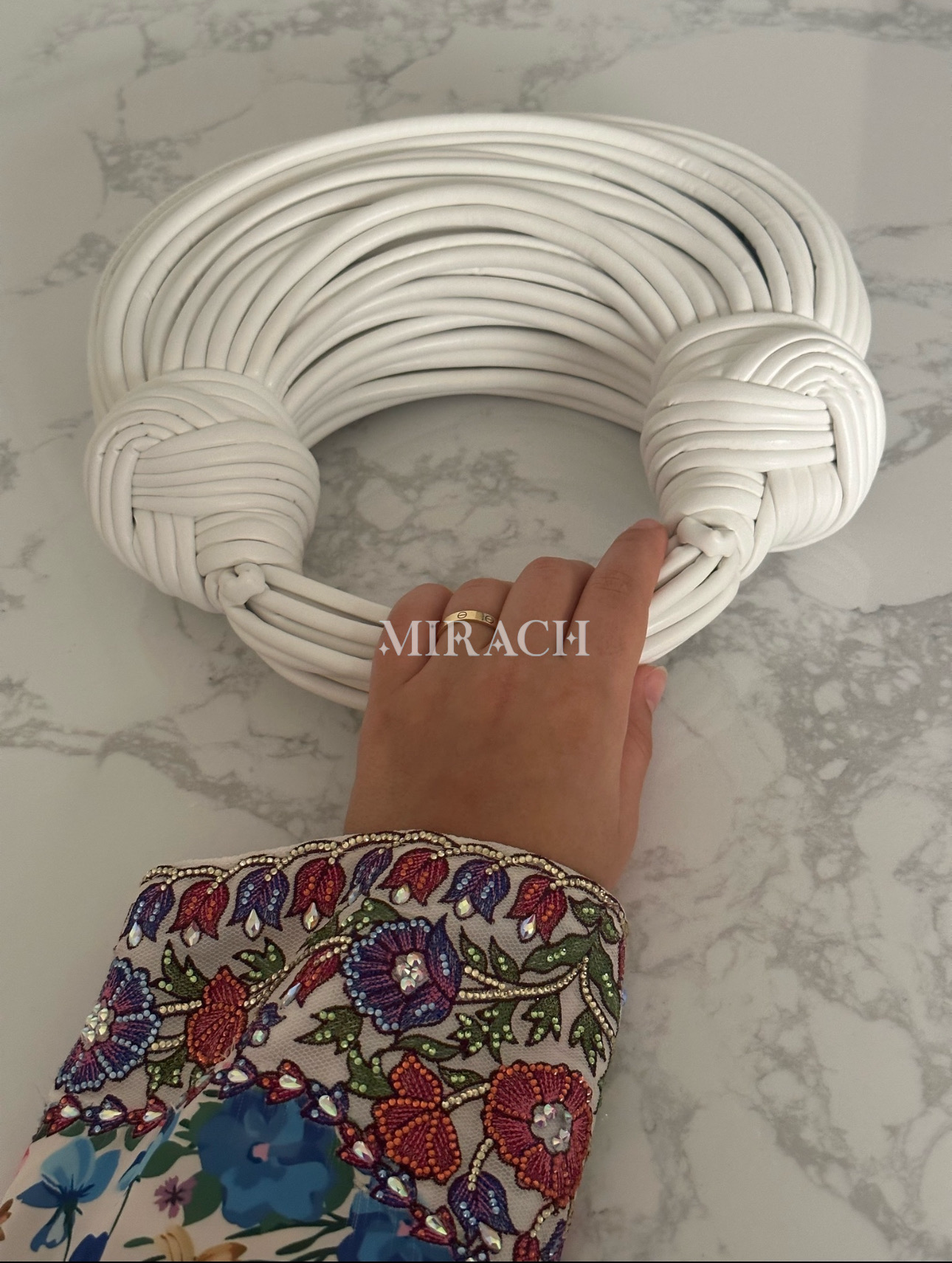 Knot White