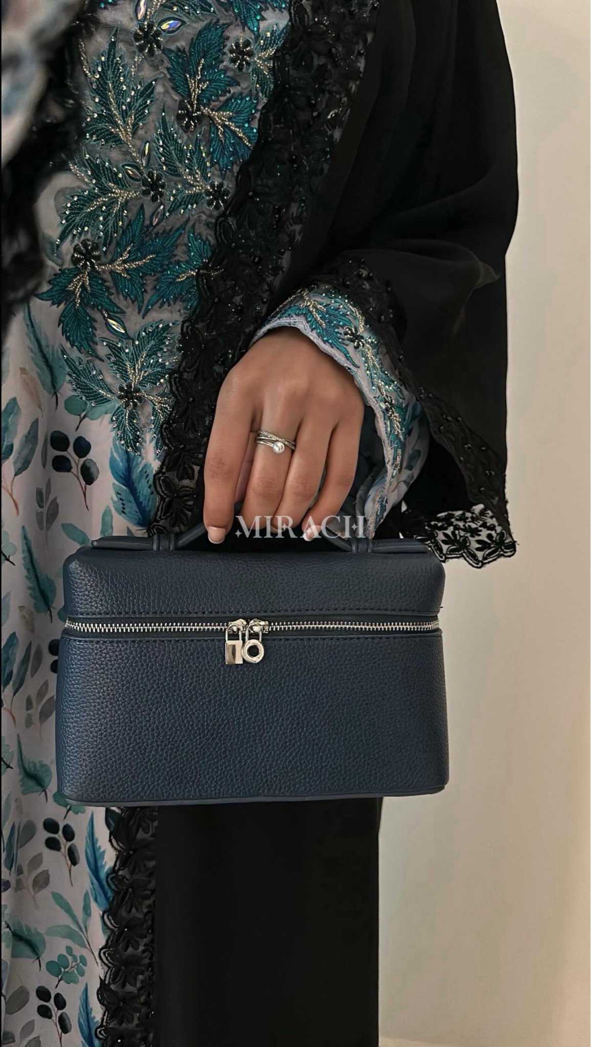 Loro DarkBlue