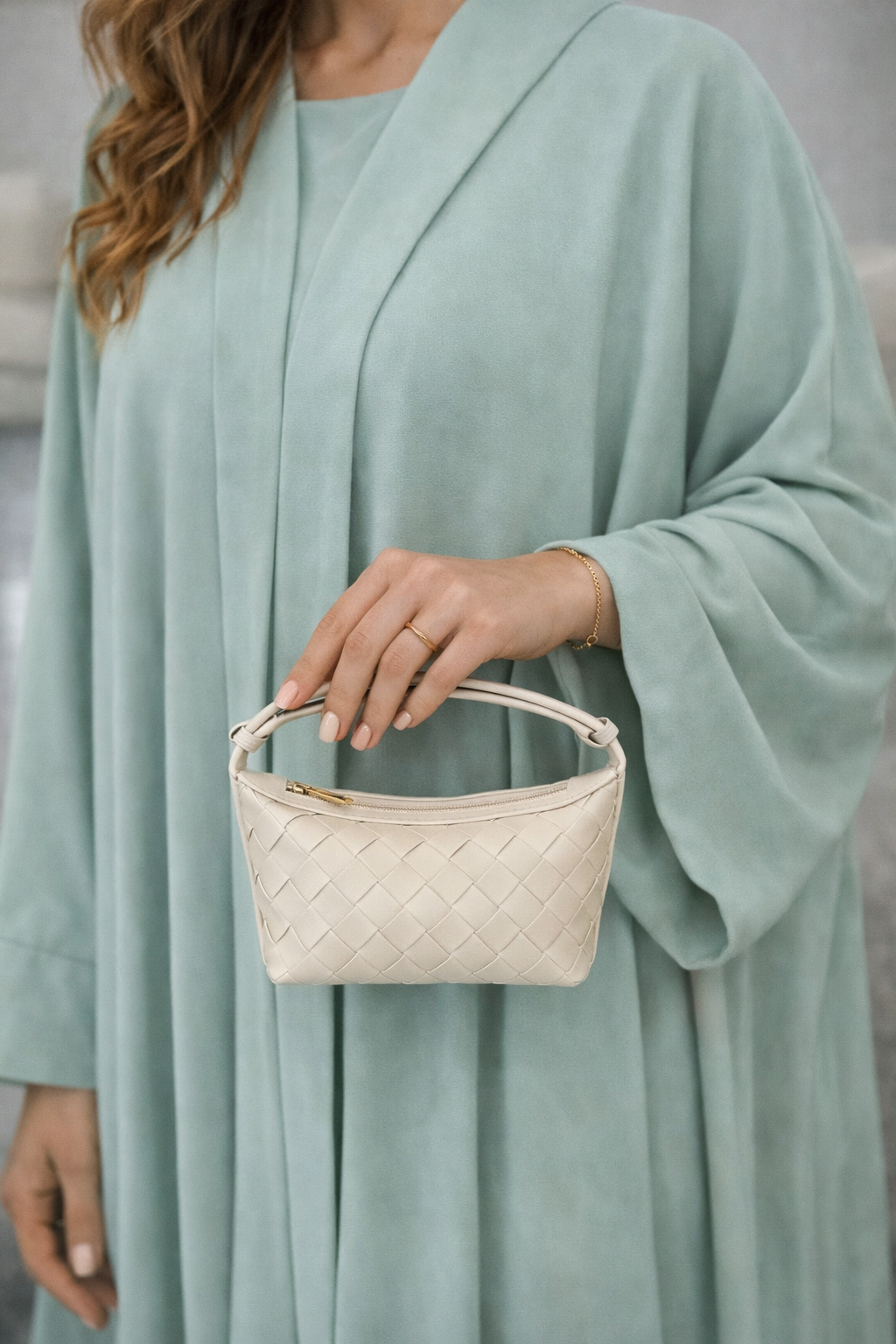 Zoe creamy white