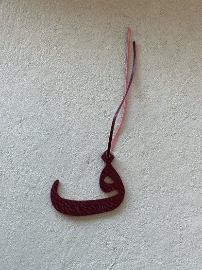 Letter ف Red