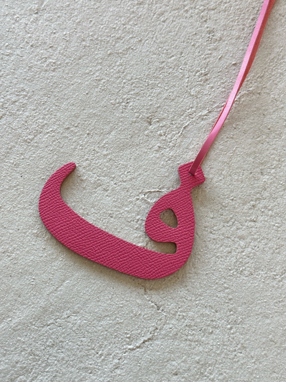Letter ف Pink
