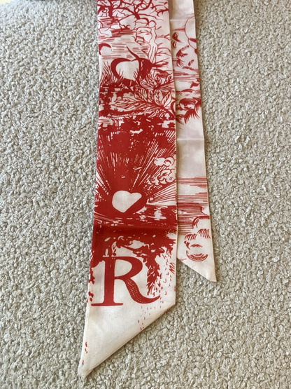 Scarf Letter R