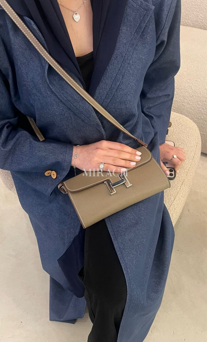Constance Taupe