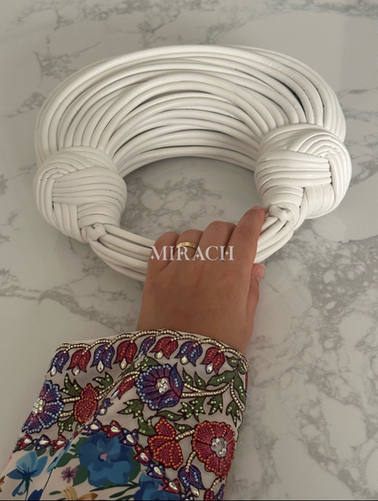 Knot White