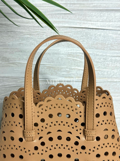 Aia Beige