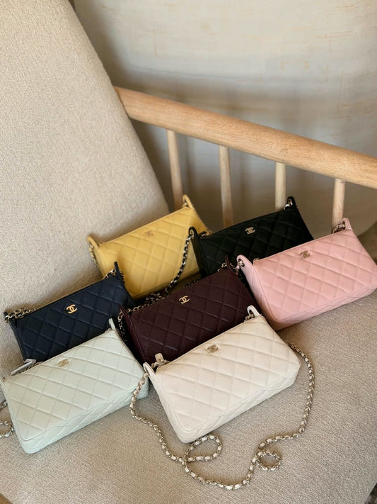 Chanel Caviar Quilted Purse With Chain