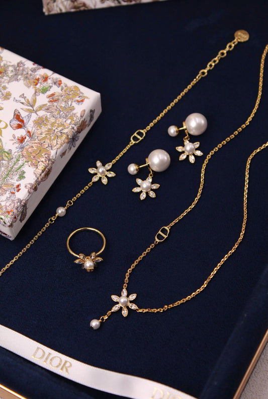 Dior flower set